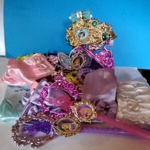 10 Piece Disney princess dressup bundle.